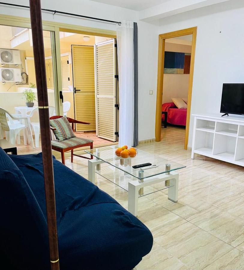 Puerta Del Sol Trm Only Adults Aparts Torremolinos Exterior photo